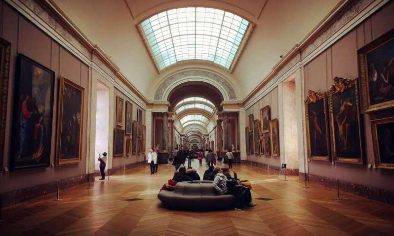 Paris: Louvre Ticket With Audio Guide and Seine River Cruise - Louvre Museum Highlights