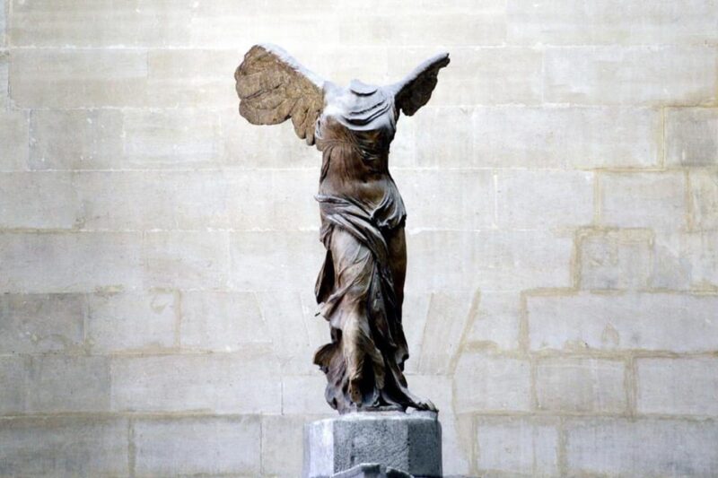Paris: Louvre Treasure Hunt for Families and Kids - Recommended Attire and Accessories