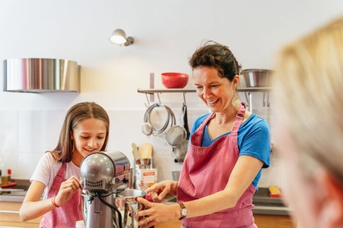 Paris: Macarons Cooking Class With Pâtisserie Chef Noémie - Explore the Flavors and Fillings