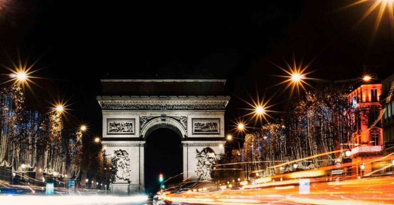 Paris: Magical Christmas Walk In-App Audio Tour in English - Explore the Champs-Élysées