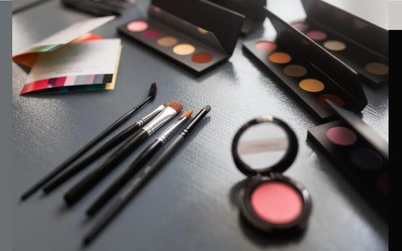 Paris: Make-Up Class With Color Analysis - Color Analysis Process
