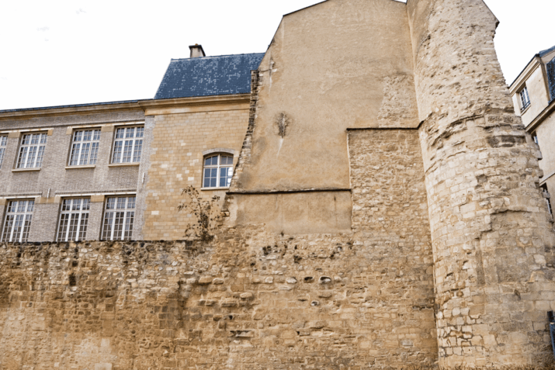 Paris: Marais District Walking Tour With a Local Guide - Tales of Royal Intrigue and Revolutionary Events