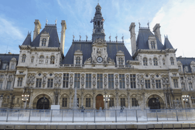 Paris: Marais District Walking Tour With a Local Guide - Guided Tour Experience With a Local Enthusiast
