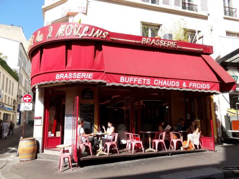 Paris Montmartre: 2-Hour Walking Tour in English - Discover Picturesque Alleys