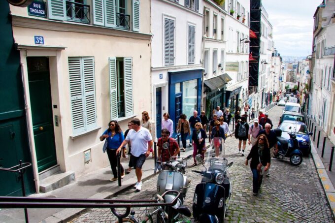 Paris: Montmartre 2-Hour Walking Tour - Frequently Asked Questions