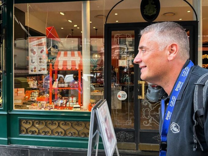 Paris: Montmartre Cheese, Wine & Pastry Guided Walking Tour - Inclusions and Important Information