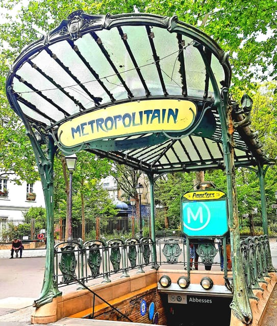 Paris: Montmartre Drawing Tour With a Local Artist - Key Points