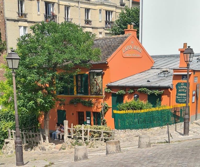 Paris: Montmartre Drawing Tour With a Local Artist - Drawing Materials and Techniques