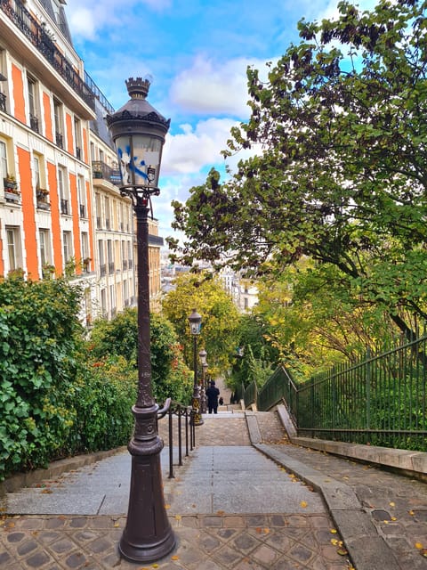 Paris: Montmartre Drawing Tour With a Local Artist - Frequently Asked Questions