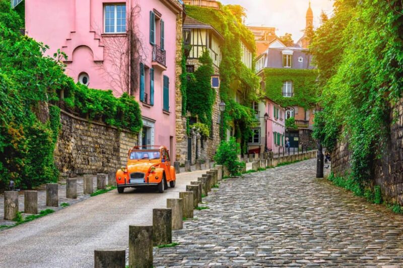 Paris: Montmartre Guided Walking Tour With Sacré-CœUr View - Tour Experience