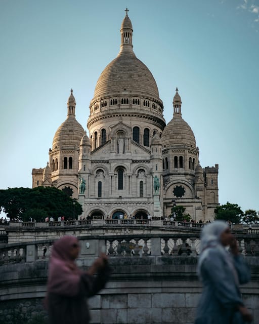 Paris: Montmartre Highlights Walking Tour in 1h30 - Cancellation and Booking Policy