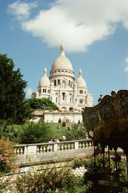 Paris: Montmartre Highlights Walking Tour in 1h30 - Group Size and Language