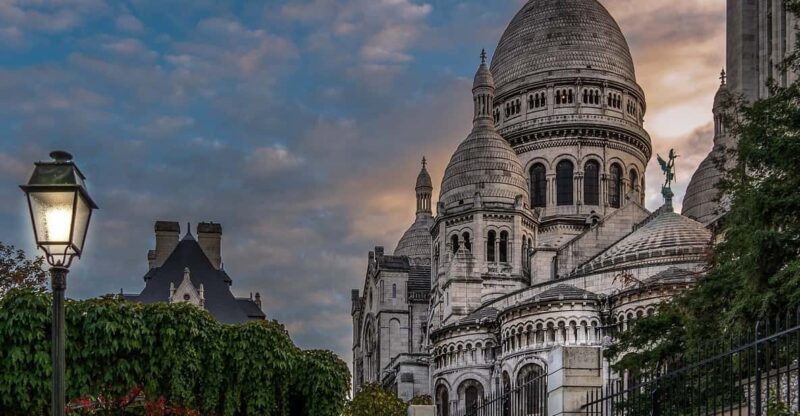 Paris: Montmartre Highlights Walking Tour With a Local Guide - Learn About Picasso and Other Artists