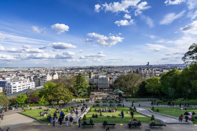 Paris: Montmartre Highlights Walking Tour With a Local Guide - Walk Through Montmartres Winding Streets