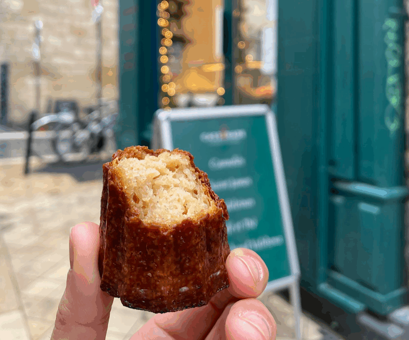 Paris: Montmartre Pastries Food Tour With 6+ Tastings - The Knowledgeable Local Guides Insights