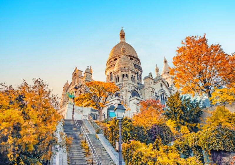 Paris: Montmartre Scavenger Hunt & Sights Self-Guided Tour - Discover the Moulin Rouge