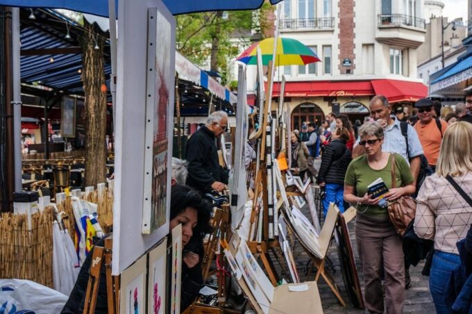 Paris: Montmartre Walking Tour With a Local Guide - Getting to the Meeting Point
