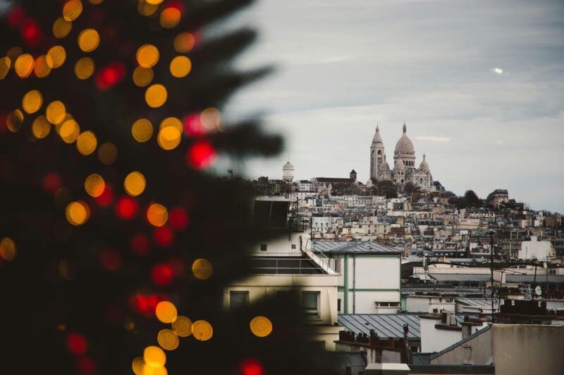 Paris: Montmartre Walking Tour With Sacré-CœUr Basilica - Itinerary Highlights