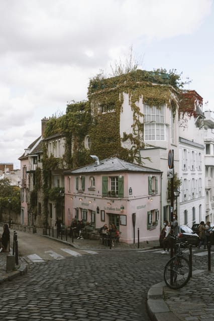 Paris: Montmartre Walking Tour With Sacré-CœUr Basilica - Starting Point: Blanche Metro Station Near Moulin Rouge