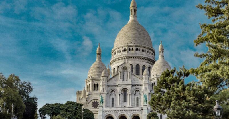Paris: Montmartre Walking Tour With Sacré-CœUr Entry Option - Discovering Montmartres Charm
