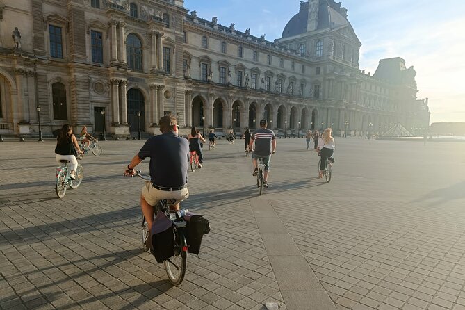 Paris Monuments Small Group Bike Tour - Guided Experiences and Storytelling