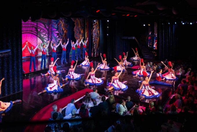 Paris: Moulin Rouge Dinner Show, Champagne, and Transport - Suitability and Recommendations
