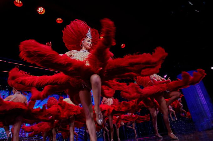 Paris: Moulin Rouge Show With Champagne and Drop-Off Service - Booking and Reservations