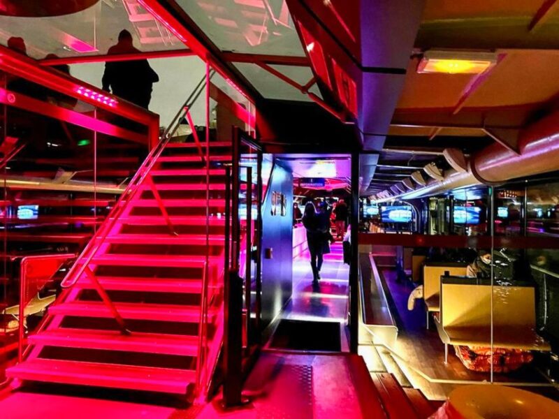 Paris: Night River Cruise On The Seine With Waffle Tasting - Cruise Highlights