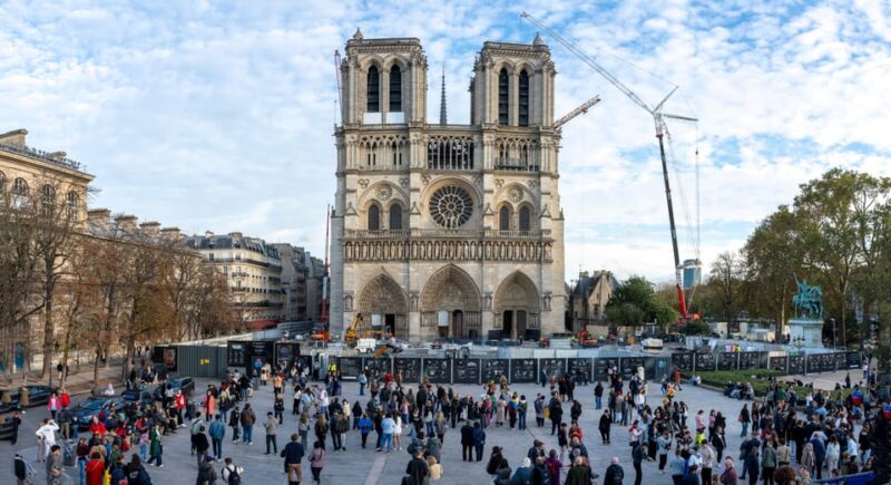 Paris: Notre Dame Exterior Guided Tour With Expert Guide - Customer Feedback
