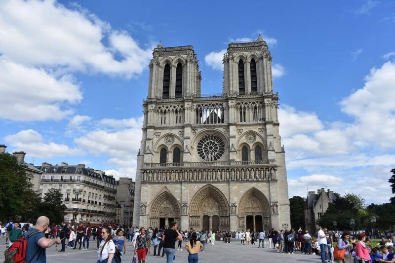 Paris: Notre Dame Exterior Tour, Crypt Access & River Cruise - Key Points