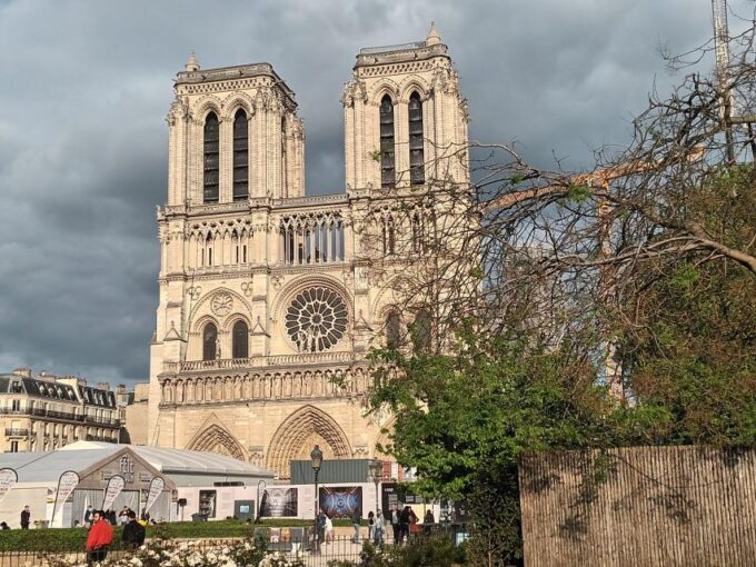Paris: Notre Dame Exterior Walking Tour With Sainte Chapelle - Tour Details and Booking
