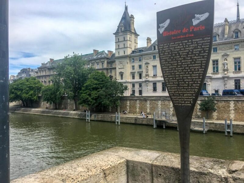 Paris: Notre Dame Exteriors and Ile De La Cité Walking Tour - Meeting Point and What to Bring