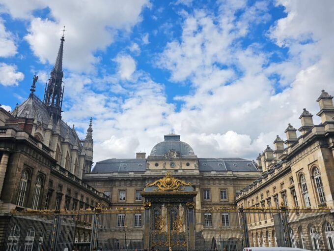 Paris: Notre Dame Outdoor Tour With Sainte-Chapelle / Crypt. - Frequently Asked Questions