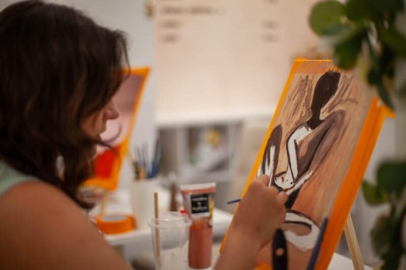 Paris : Painting Experience in an Art Cafe - Unleashing Your Creativity