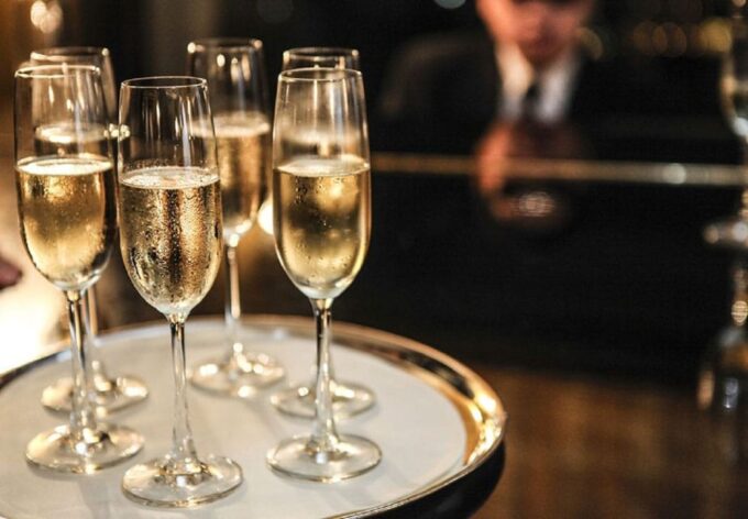 Paris: Paradis Latin Cabaret Show With Optional Champagne - Frequently Asked Questions