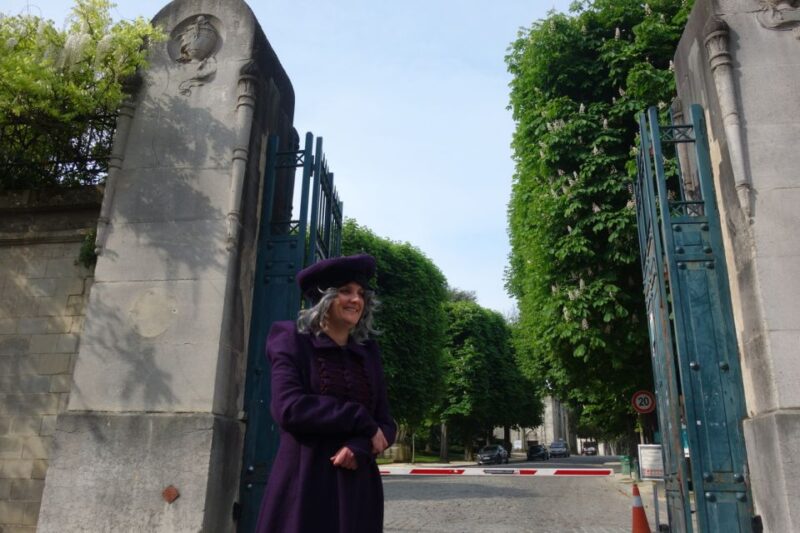 Paris: Père Lachaise Cemetery Guided by the Great Sibylle - A Journey Through Centuries of Parisian History