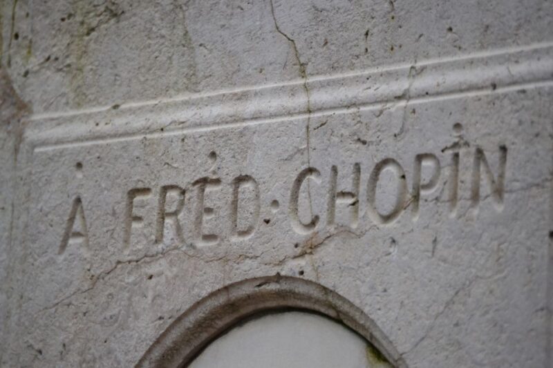 Paris: Père Lachaise Cemetery Private Tour - Exploring the Funerary Art and Cultural Icons
