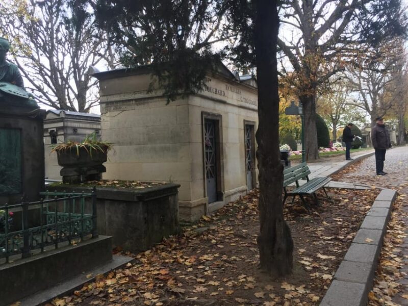 Paris: Père Lachaise Cemetery Visit With Seine River Cruise - The Cemeterys Architectural Design