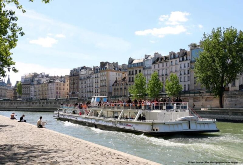 Paris: Père Lachaise Cemetery Visit With Seine River Cruise - Scenic Seine River Cruise