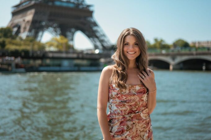 Paris Photographer 1h Near the Eiffel Tower or in Paris - Frequently Asked Questions