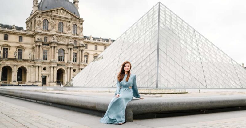 Paris Photographer | Professional Photos at the Louvre - Pricing and Availability