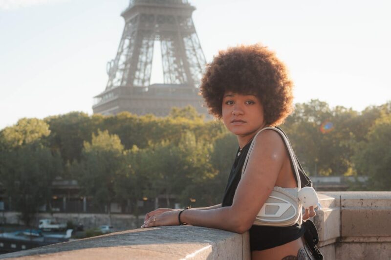 Paris Portrait Photoshoot at the Eiffel Tower - Photo Delivery