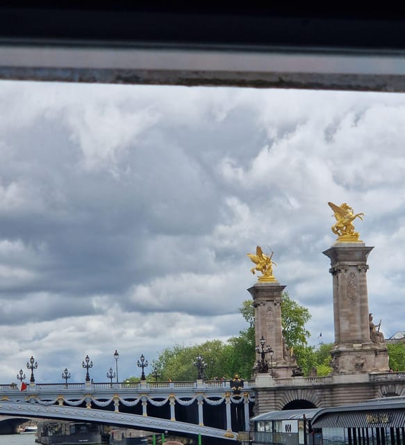 Paris: Private Cruise on the Seine - Onboard Amenities
