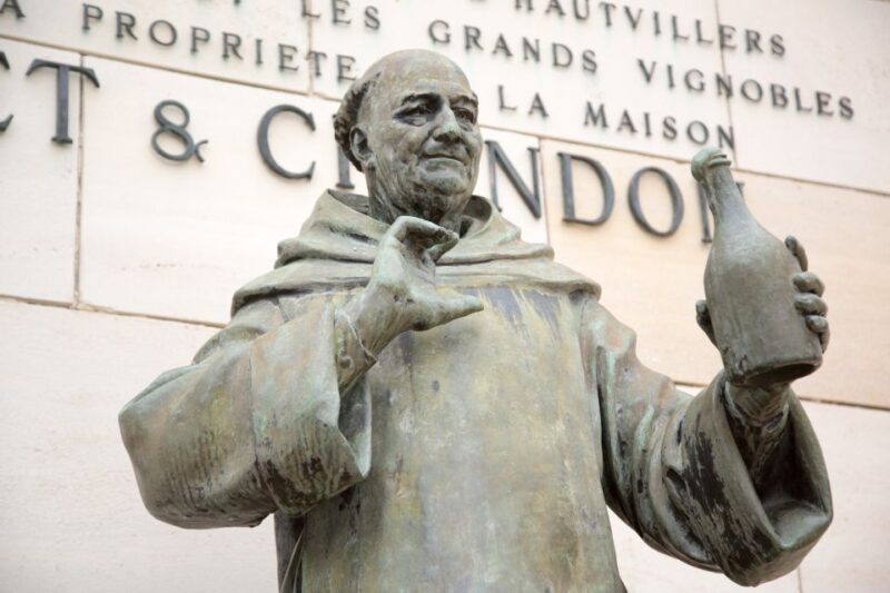 Paris: Private Day Trip to Champagne With 8 Tastings & Lunch - Champagne Tastings and Lunch