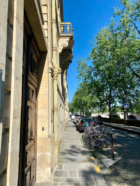 Paris: Private Early Morning City Walking Tour - Included in the Tour
