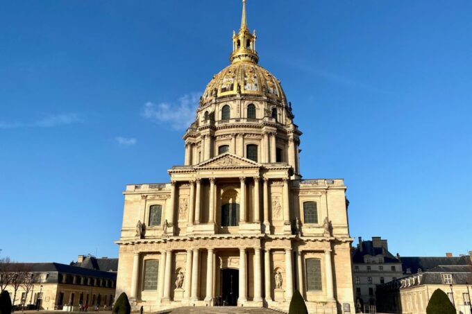 Paris Private Full Day 7 Iconic Sights City Tour by Mercedes - Eiffel Tower Experience