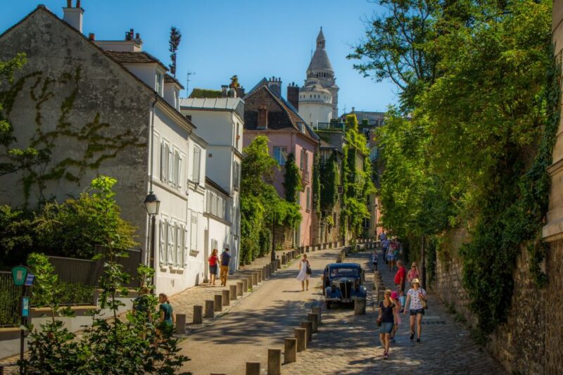 Paris: Private Guided Tour of the Charming Montmartre - Customizing Your Montmartre Experience