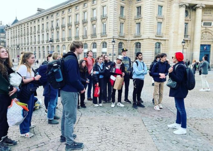 Paris: Private Half-Day Walking Tour With a Local Guide - Discovering Historic Landmarks