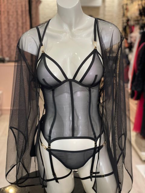 Paris: Private Lingerie Fitting Activity for Couples - Activity for Couples