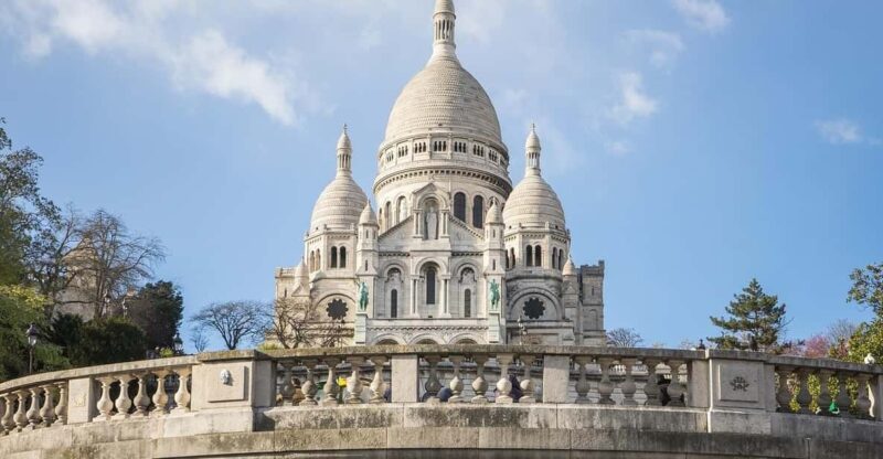 Paris : Private Montmartre & Sacré Coeur Walking Tour - Key Points